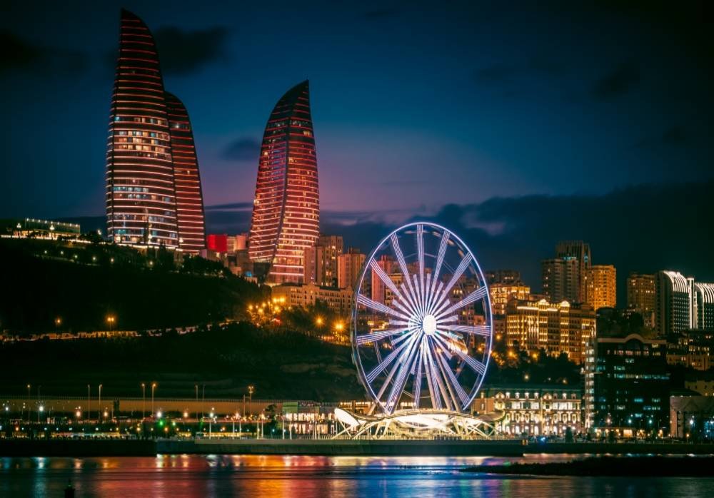 Holidayme_baku_Land-of-fire-5-awesome-places-to-visit-in-Azerbaijan_shutterstock_748684810-1000x698